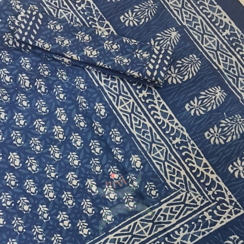 Handloom double size indigo cotton bedsheet. Dimensions 105×90 inches