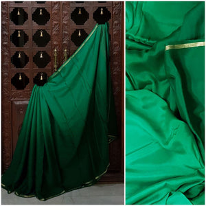 40 gms pure silk crinkled crepe in dual shade green with combination of bottle green and lighter green hues!
