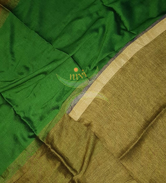 Mehendi green 80s count pure handloom linen with contrasting green border, pallu and blouse.