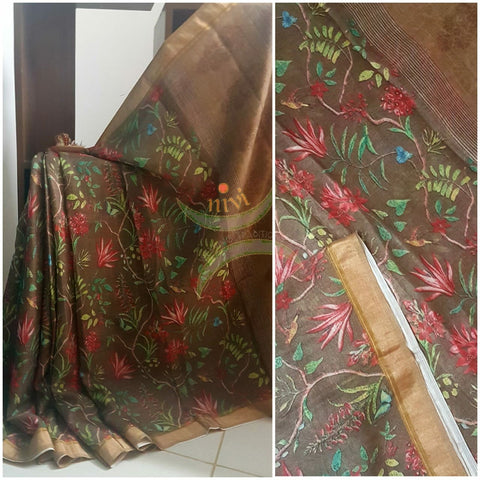 Digital printed linen Saree with contrasting blouse.