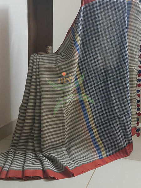 Grey handloom linen with checkered pallu