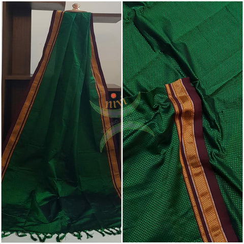 Handloom green with maroon border khun/ khana dupatta