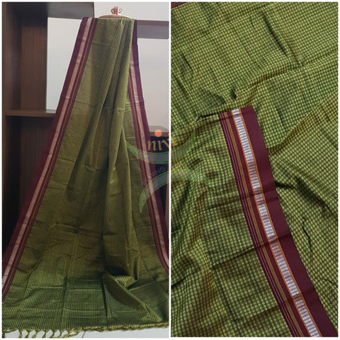 Handloom green with maroon border khun/ khana dupatta