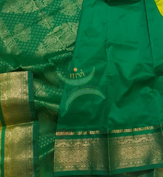 Green handloom pure silk kanjeevaram with contrasting dark green border and pallu