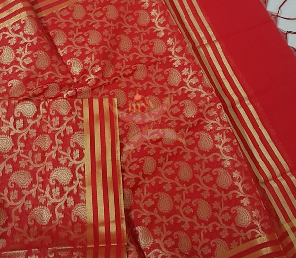Red chenderi benaras brocade duppata with all over jacquard weaving.