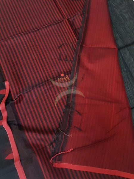Black bengal cotton handloom with red border and pallu