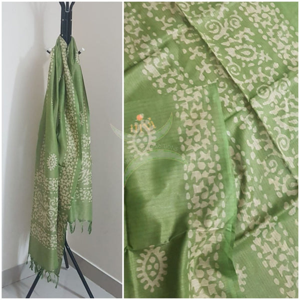 Green handloom silk blend batik dupatta