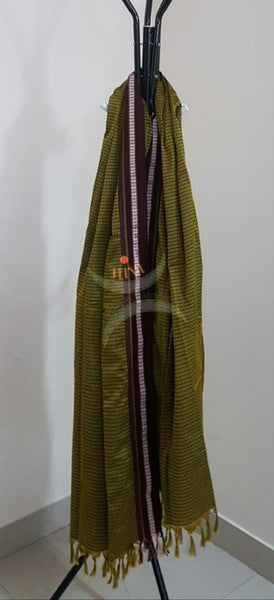 Handloom green with maroon border khun/ khana dupatta