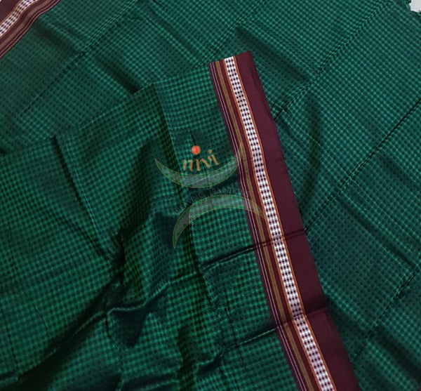 Handloom green with maroon border khun/ khana dupatta
