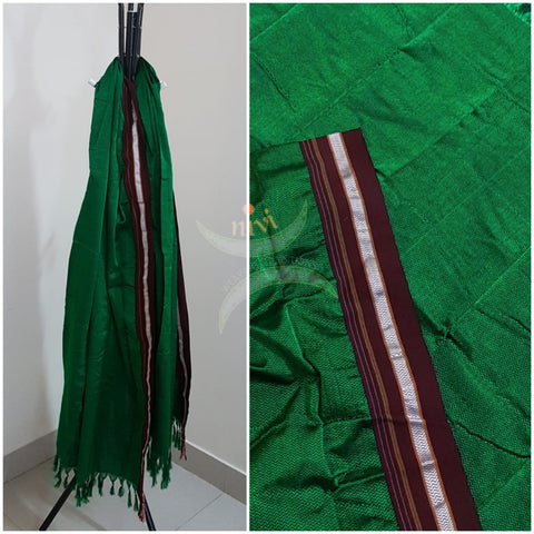Handloom green with maroon border khun/ khana dupatta