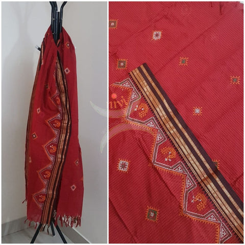 Red narayanpet cotton check dupatta with machine kasuti embroidery
