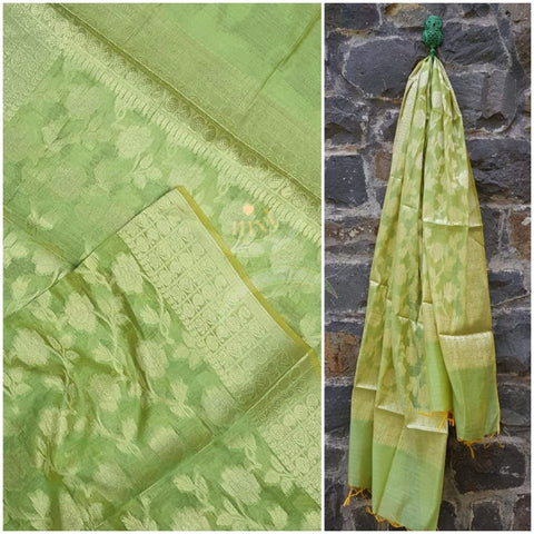 Green chanderi benaras  brocade duppata with all over jacquard weaving.