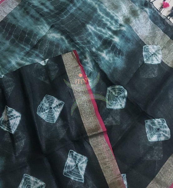 Hand printed tie dyed linen duppata.