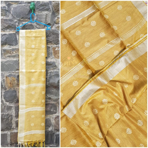 Linen with subtle silver zari border