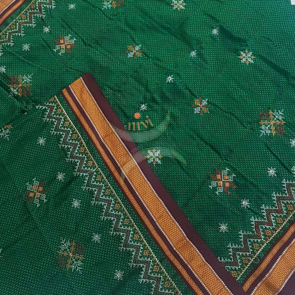 Green khun/Khana dupatta with kasuti embroidery