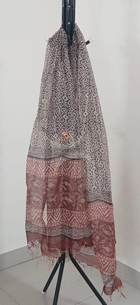 Maroon with white Handblock printed Kota doria top and duppata with block printed cotton bottom