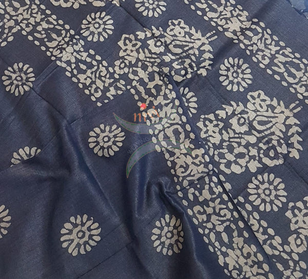 Handloom cotton top with batik dupatta