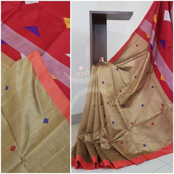 Beige Bengal handloom woven saree with contrasting pallu.