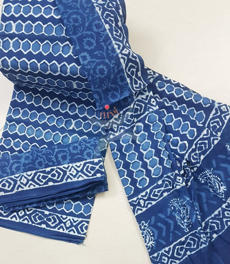 Specialist in traditional handloom sarees, dupattas, blouse fabrics ...