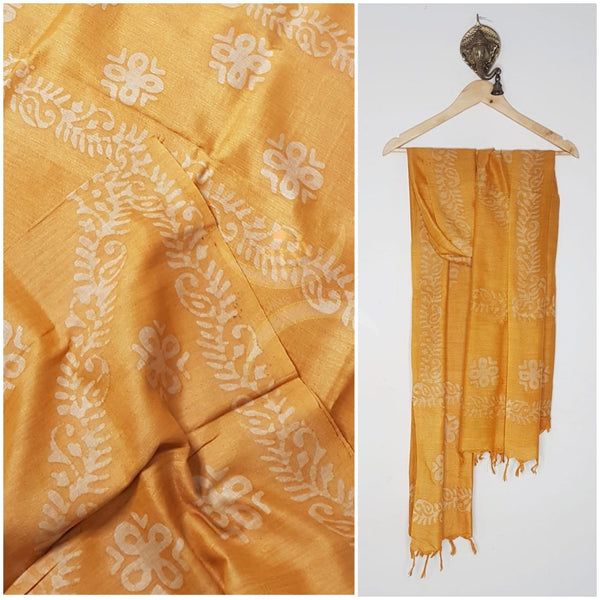 Silk blend dupatta with traditional batik print.