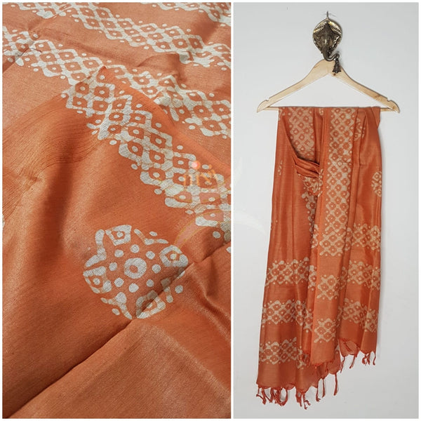 Silk blend dupatta with traditional batik print.