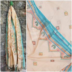 Beige kota cotton dupatta with traditional kasuti embroidery