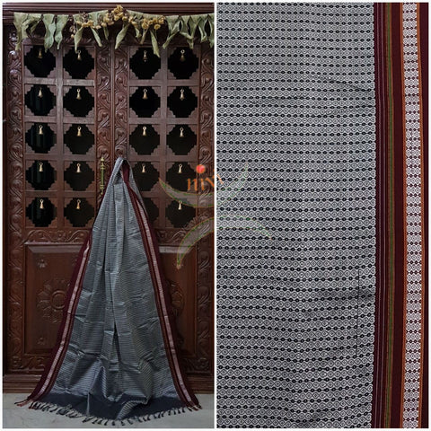 Grey Khun/Khana Dupatta with contrasting maroon border.