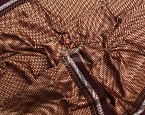 Brown Khun/Khana Dupatta with contrasting maroon border.