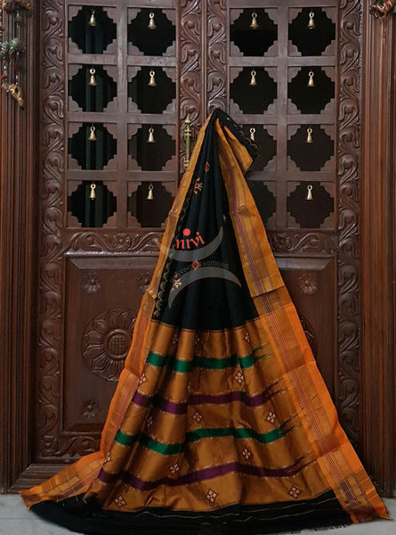 Black with mustard silk cotton kasuti embroidered Ilkal with Anne ambari motif and traditional tope teni pallu . 