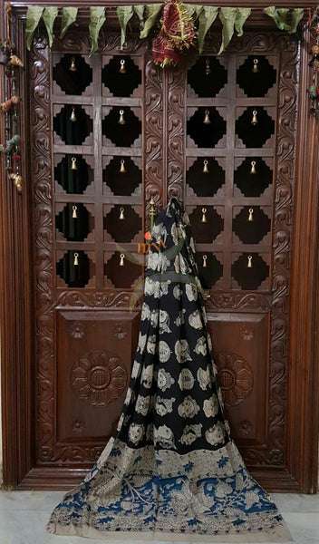 Handloom Mul cotton human and kathakaliface motif print kalamkari with mangalgiri Cotton top.